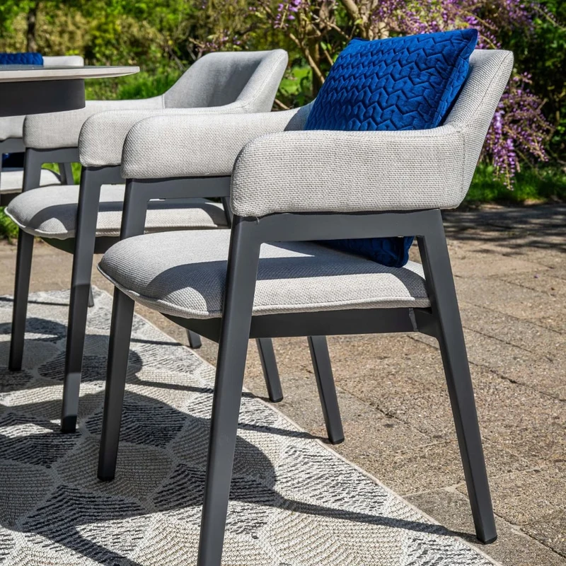 Selina dining tuinstoel - carbon black - valley sand - Antraciet