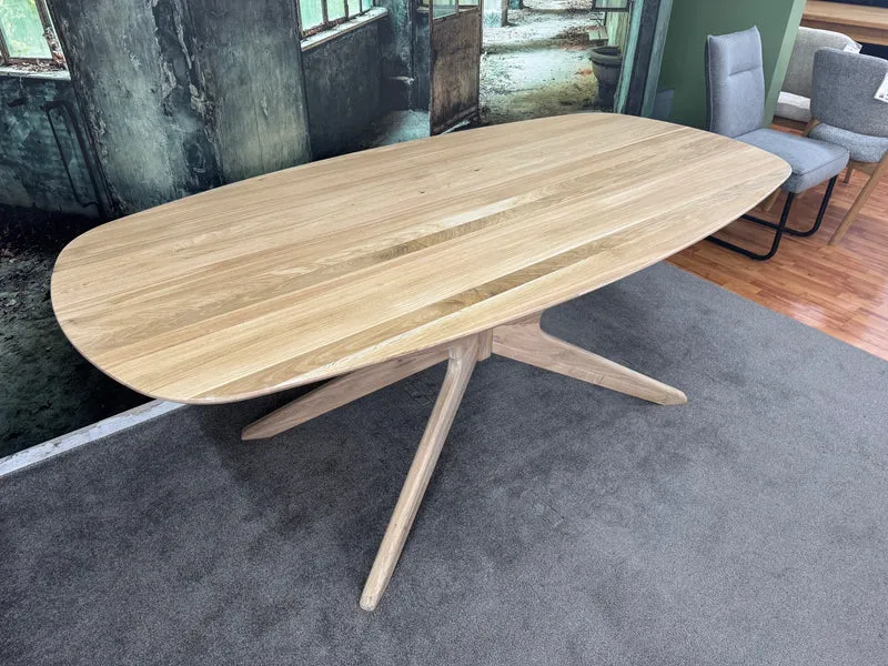 Esstisch Eiche Oval +Massivholz+Gestell-Massivholz +verschiedene Gestelle +Lieferbar in 2 Wochen