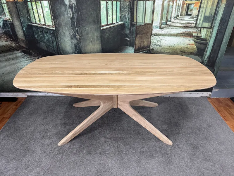 Esstisch Eiche Oval +Massivholz +Gestell-Massivholz +verschiedene Gestelle +Lieferbar in 2 Wochen