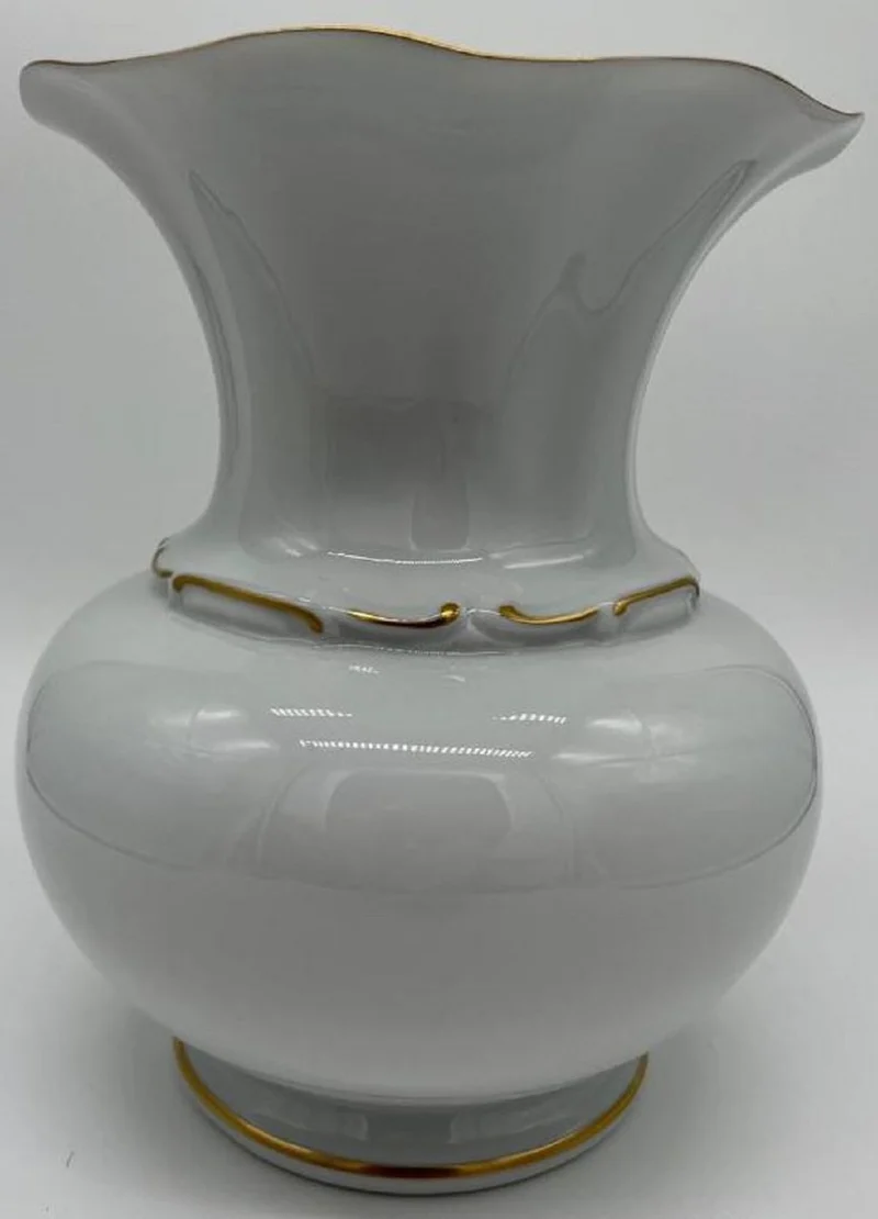Casa Padrino Luxus Barock Porzellan Vase Weiß / Mehrfarbig / Gold H. 23 cm - Runde Blumenvase im Barockstil - Luxus Barock Accessoires - Reichenbach Porzellan - Luxus Qualität - Made in Germany