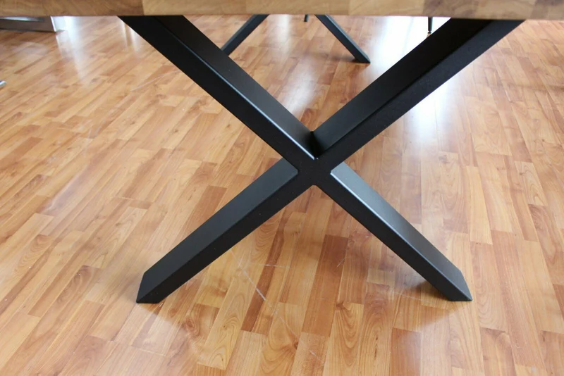 Esstisch + Eiche Massivholz + Baumkante + Verschieden Gestelle + 180 cm bis 300cm NEU auf Lager