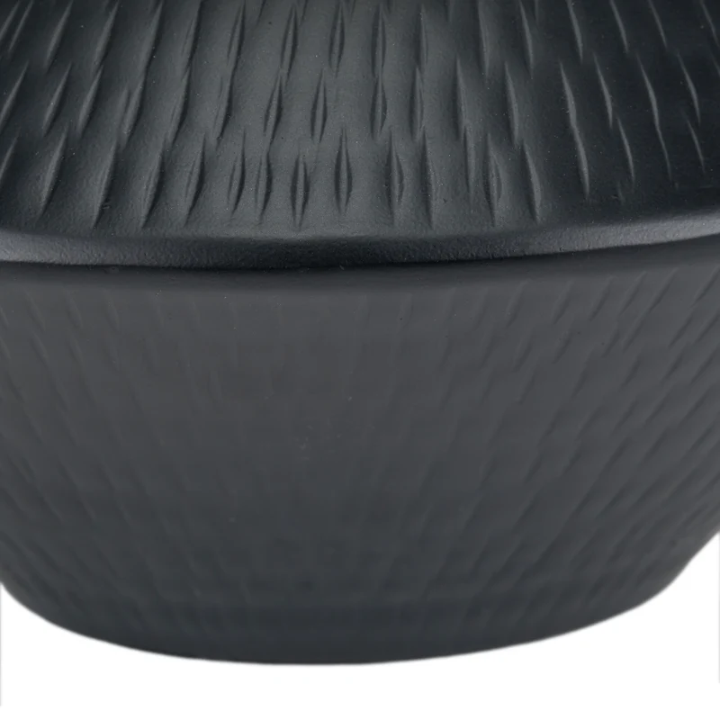 Nila Black Hammered Metal Diamond Table Lamp