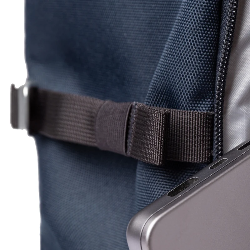 Sandqvist Icon Rolltop - Mochila L 16" 65 cm expandible (navy with black leather)