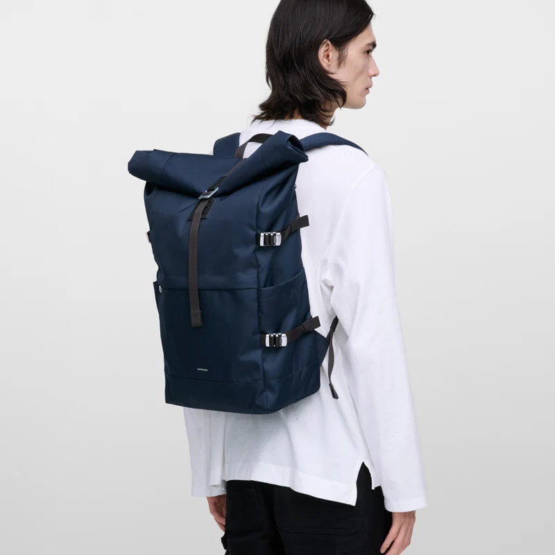 Sandqvist Icon Rolltop - Mochila L 16" 65 cm expandible (navy with black leather)