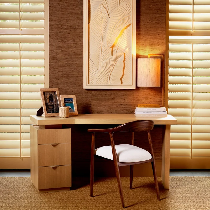 Desk Sarah