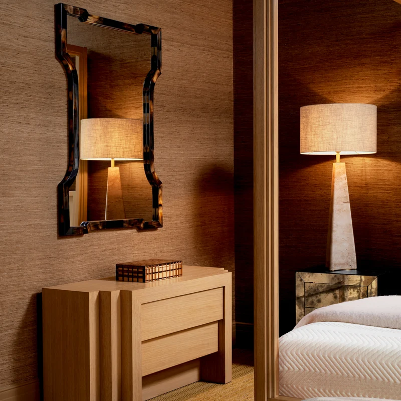Dresser Metropolitan