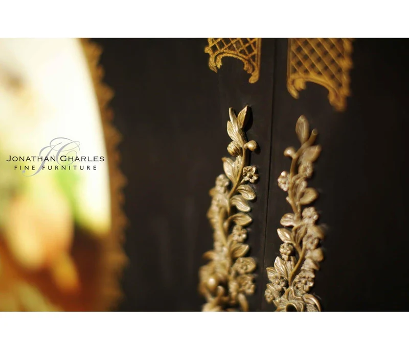 Formal Black & Gold Drinks Cabinet
