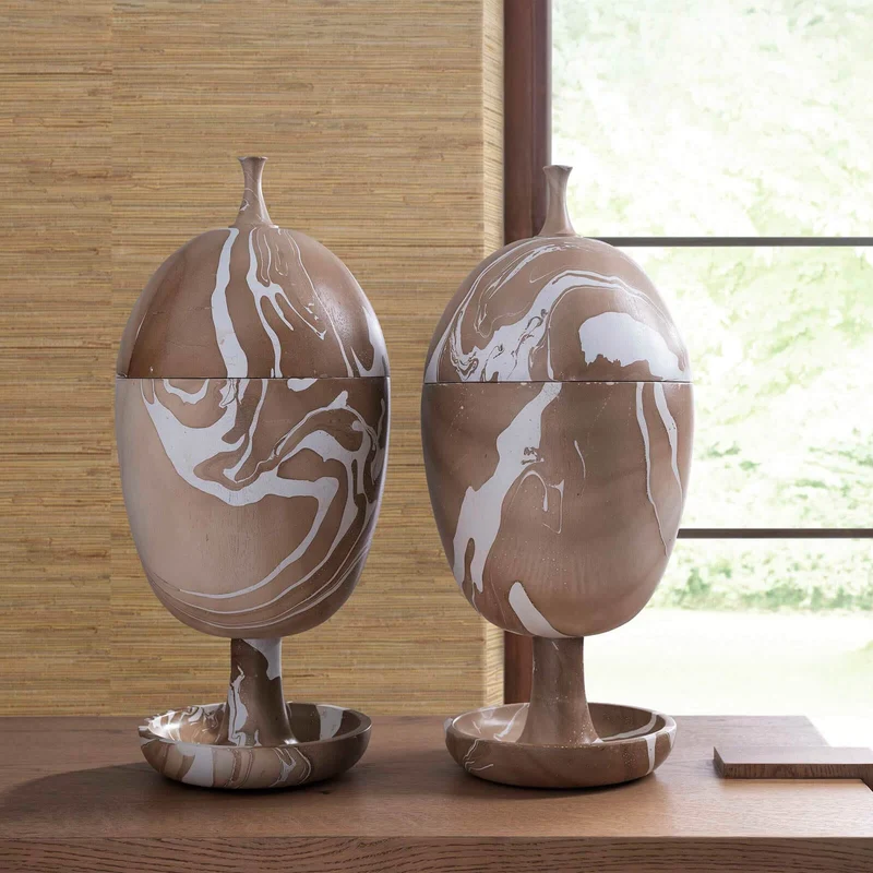 Hadden Hall Urn in Latte Swirl