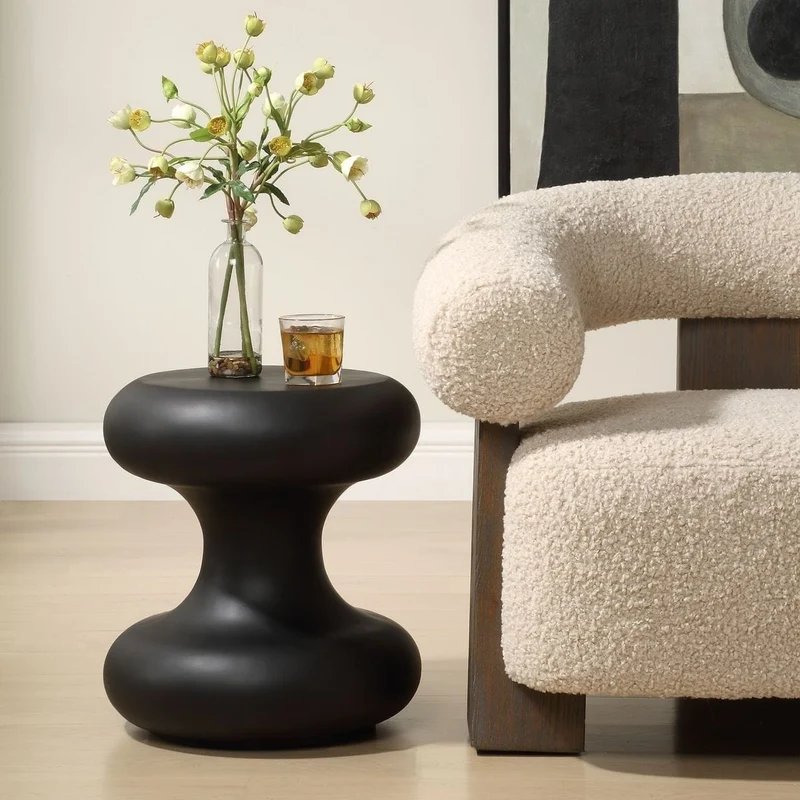 Robles Indoor/Outdoor Accent Table in Black