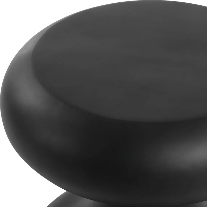 Robles Indoor/Outdoor Accent Table in Black