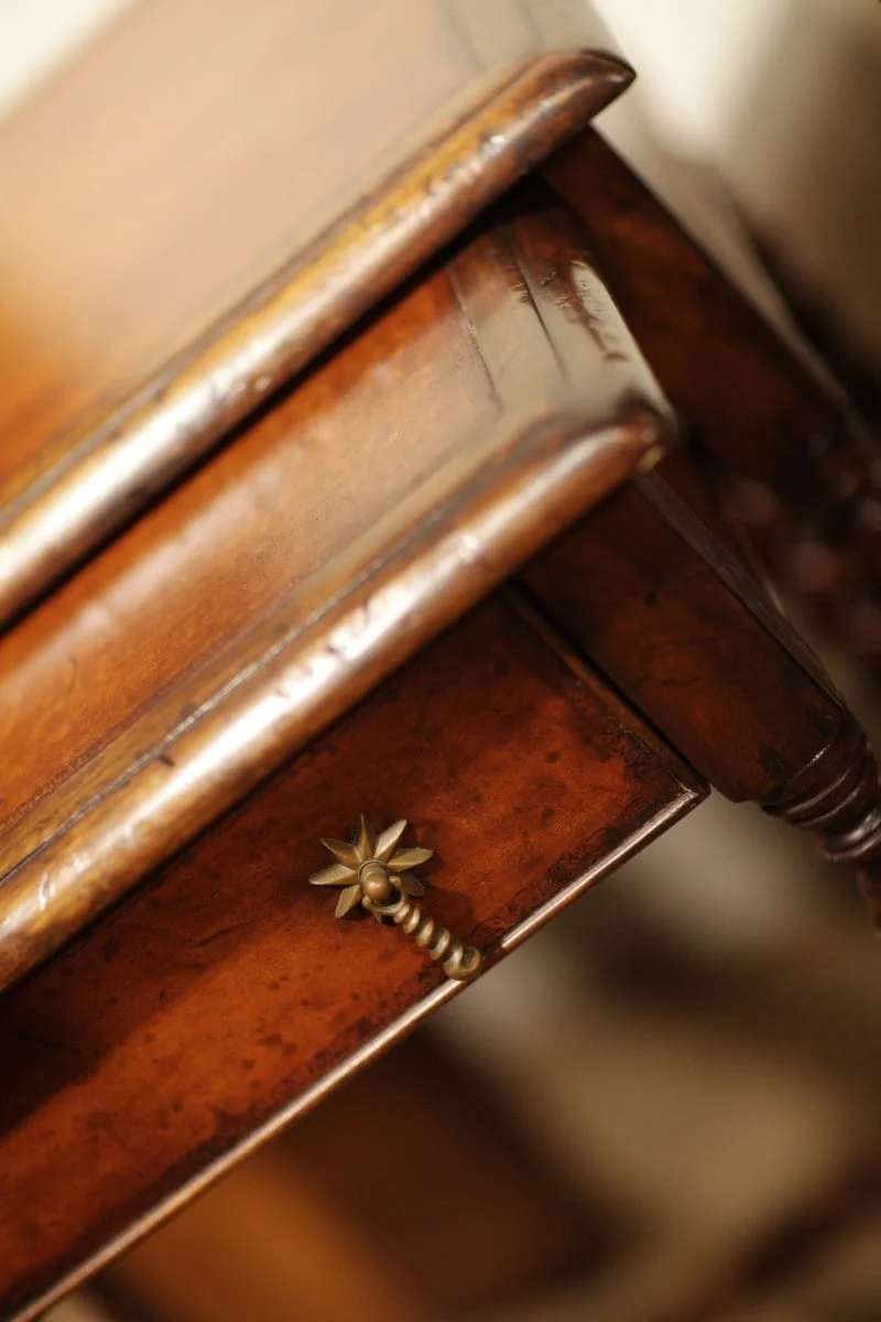 Nest of Tables Monarch