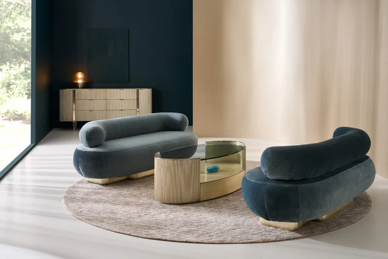 Love Oval Coffee Table in Oracle
