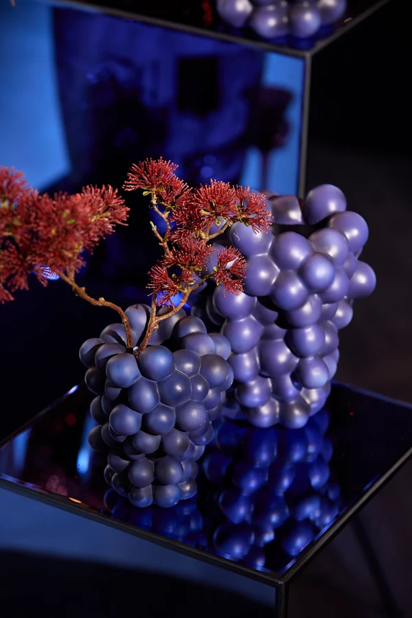 Vase deco 17x16x20,5 cm GRAPES dark blue-purple