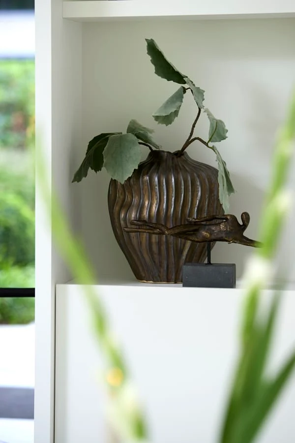 Ornament on base 35x8x19 cm PETE antique bronze+matt black