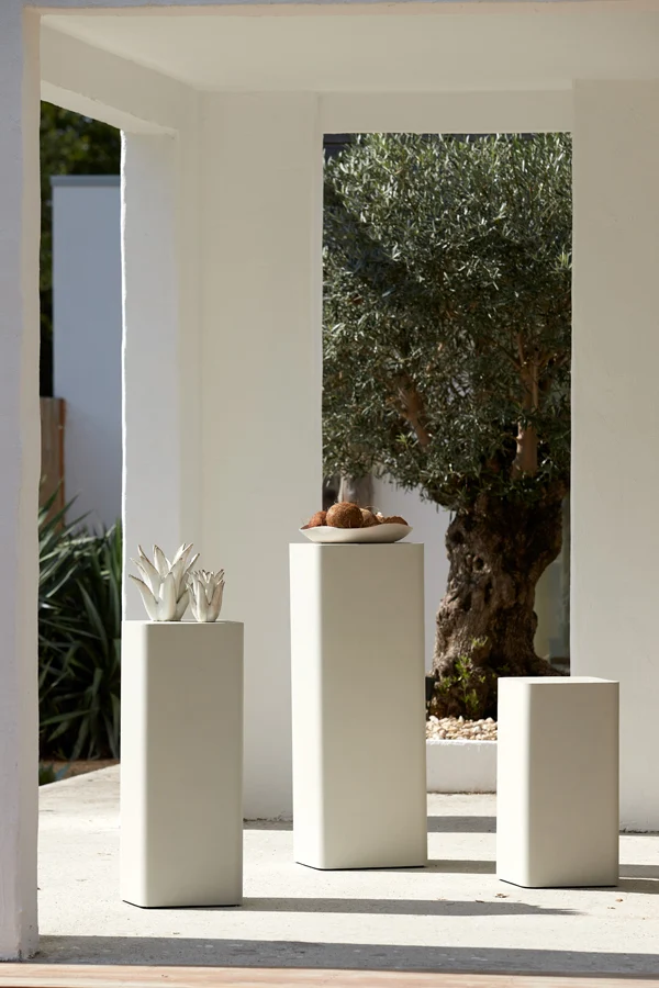Pillar 30,5x30,5x80 cm ALURIO cream